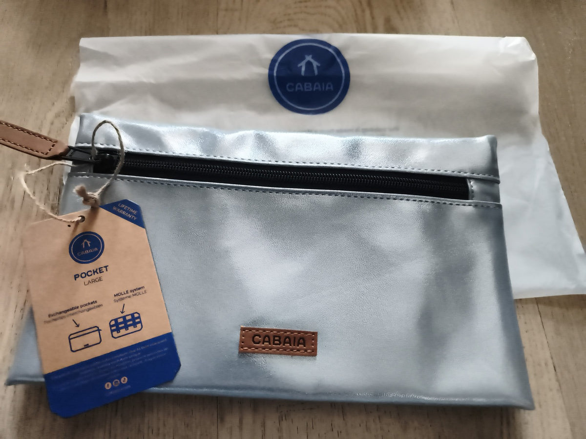Pochette Cabaia argentée neuve 24 cm, trousse zip, Pocket Large