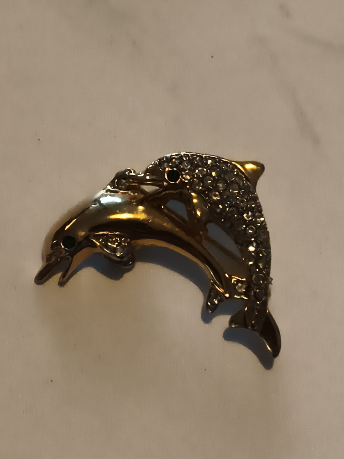 Broche vintage dauphin doré strass, bijou fantaisie animal, pin's rétro