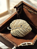 Broche feuille vintage dorée, bijou fantaisie, métal doré, pièce unique