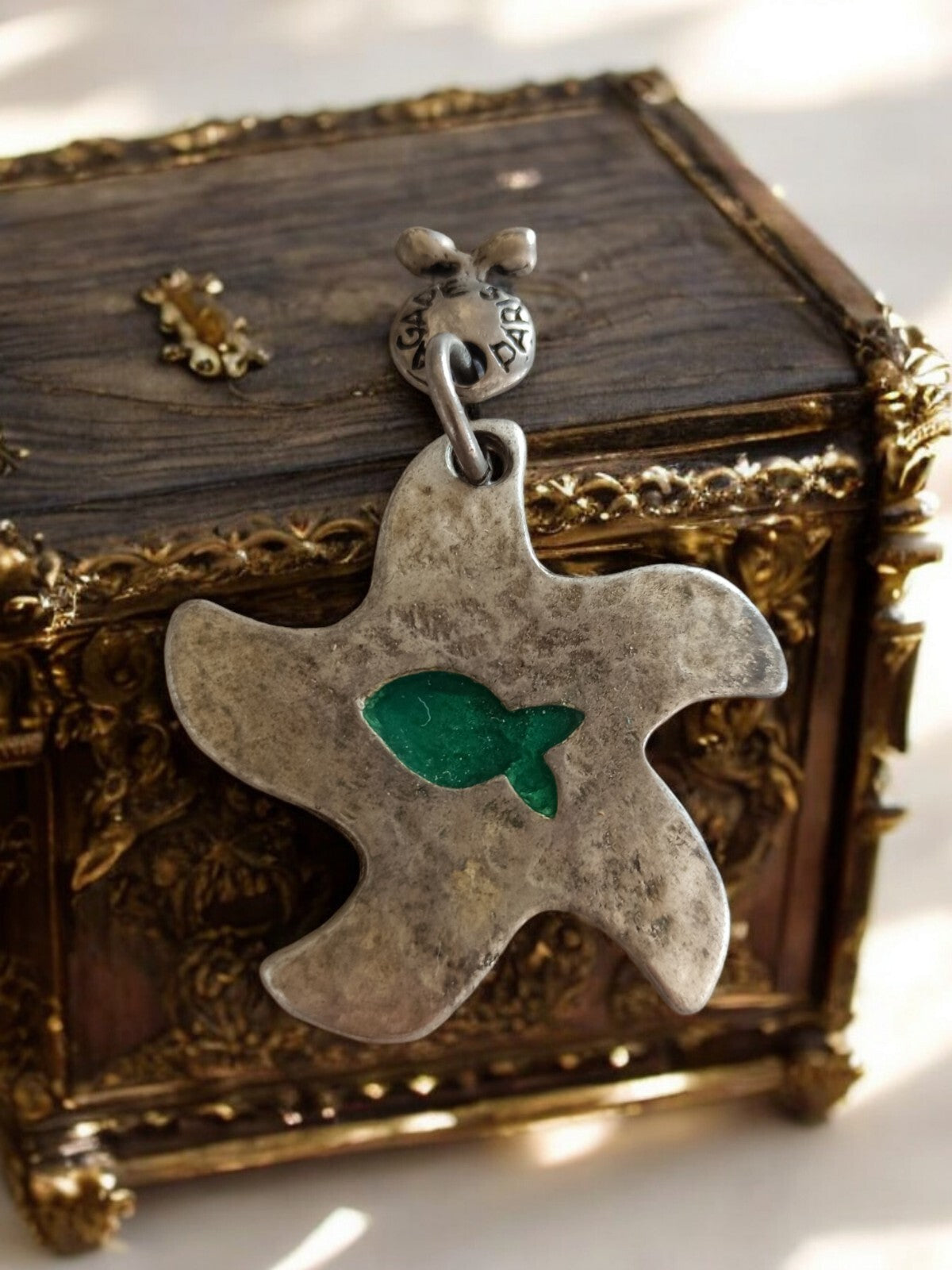 Pendentif Agapé Paris étoile de mer, poisson vert, signé, Restauration Française