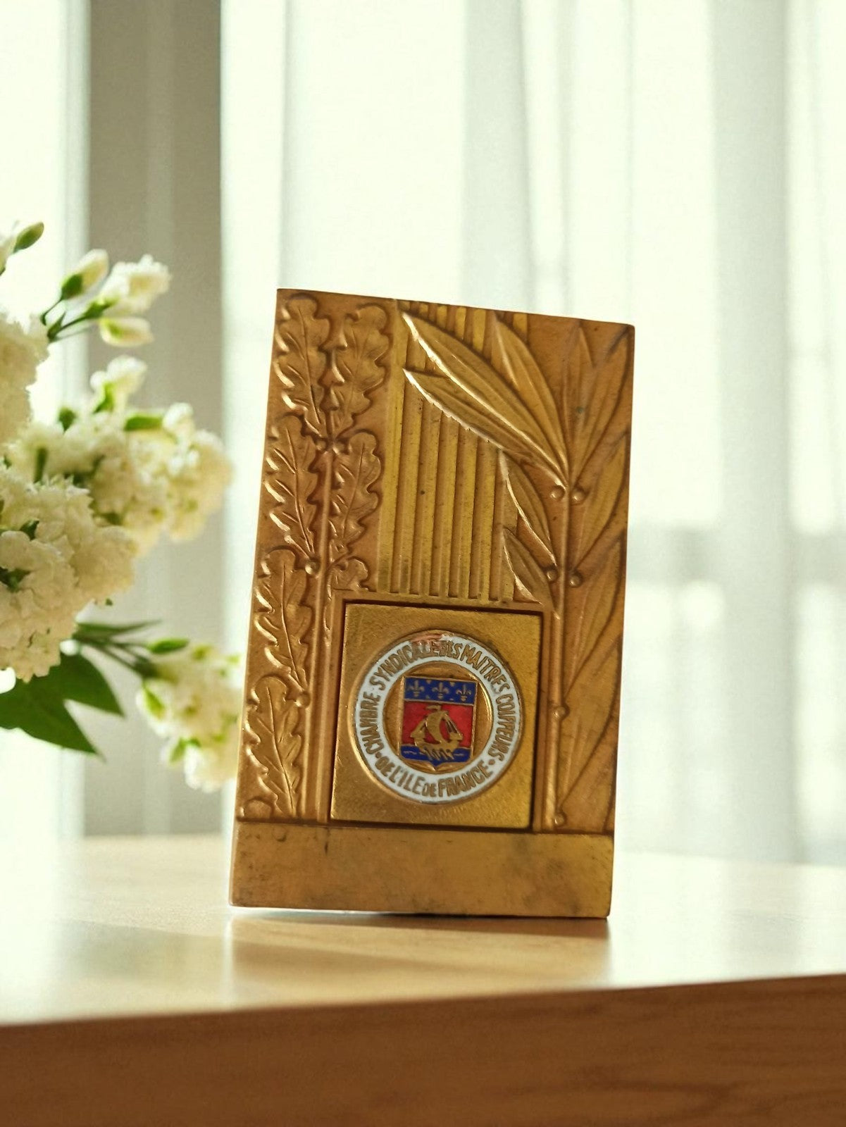 Plaque bronze vintage Chambre Syndicale Maîtres Coiffeurs Paris Art déco