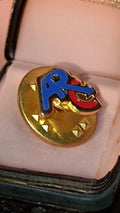 Pin's vintage ARC émaillé doré années 80 – badge rétro bleu rouge or