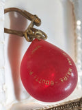 Porte-clés vintage goutte rouge Ware Alcool France publicitaire rétro