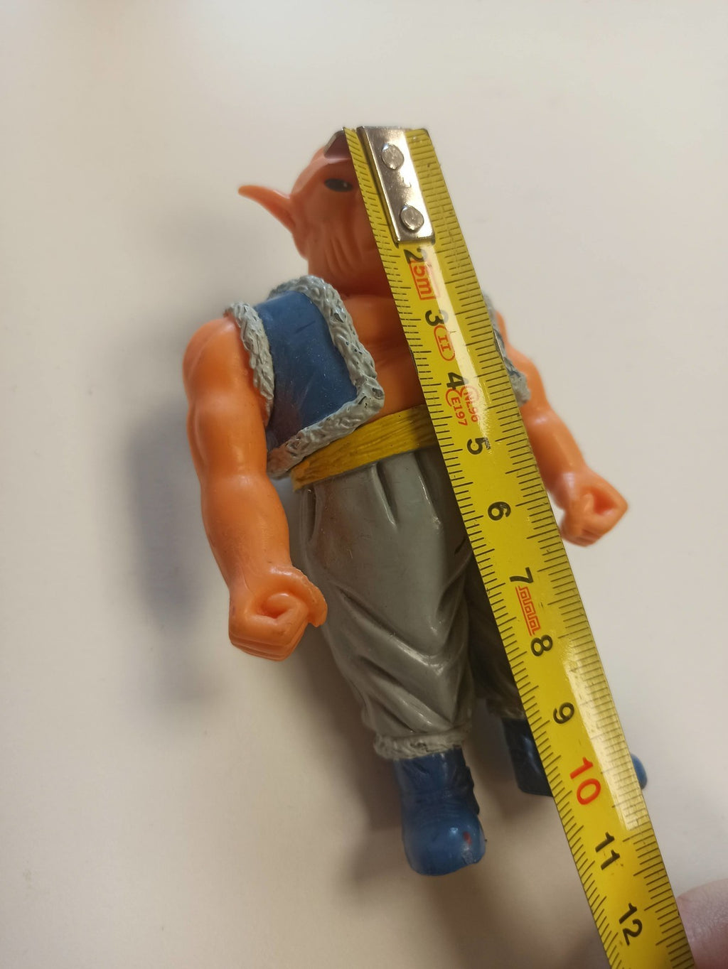 Figurine vintage Dragon Ball GT homme orange, jouet rétro ancien, tenue grise bl