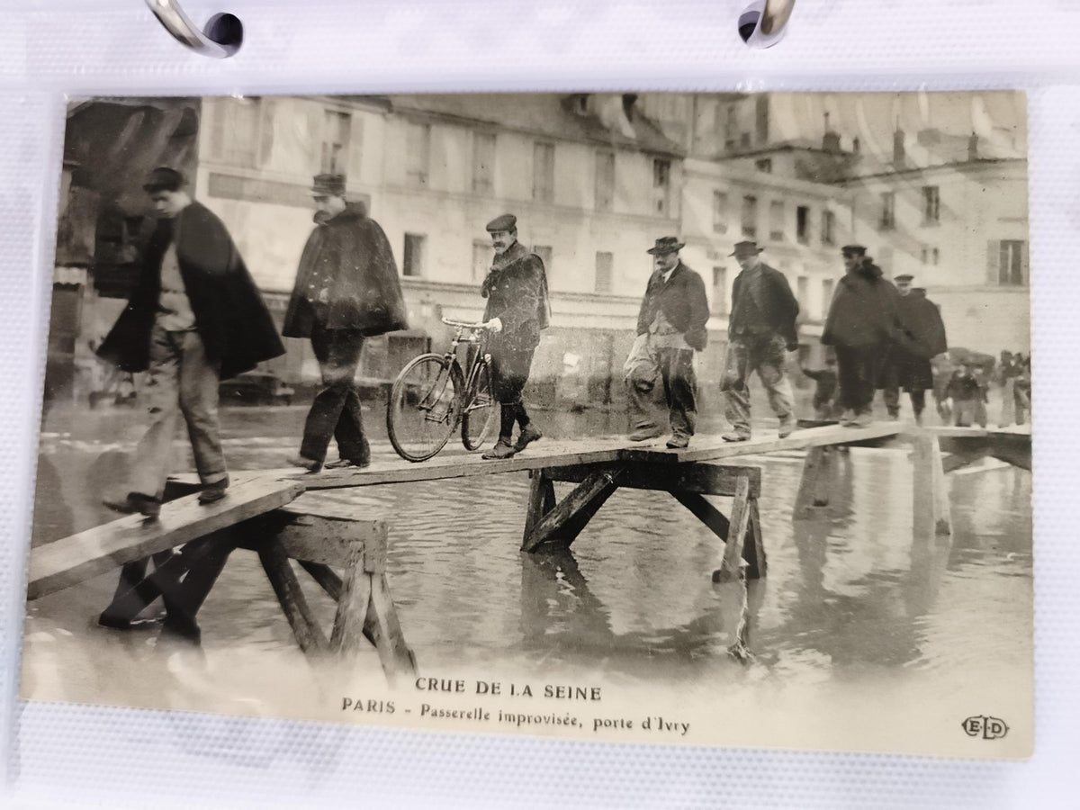 Carte photo CPA Crue de la Seine Paris passerelle improvisée porte d'Ivry