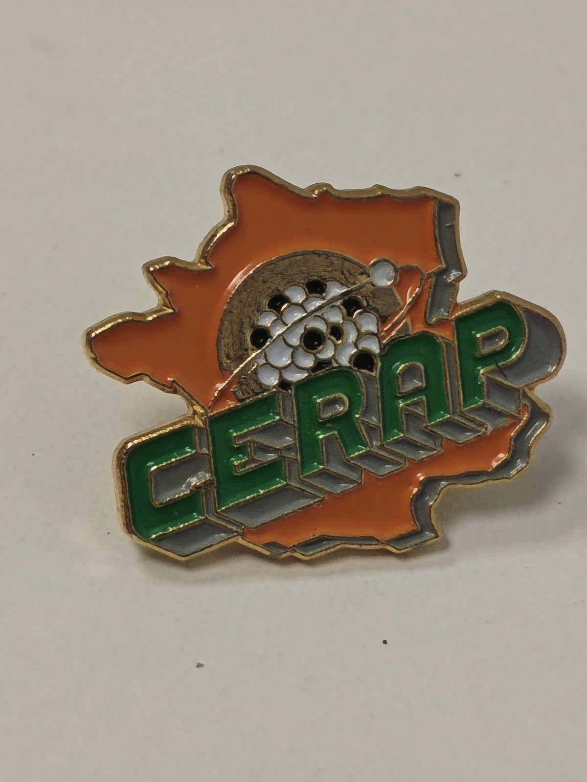 Pin's ancien rétro Cerap vintage, badge collection, objet publicitaire rare