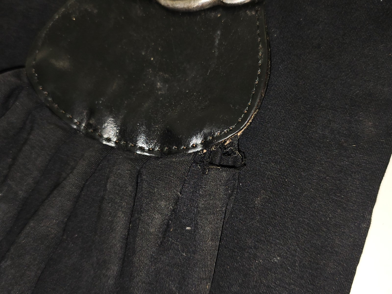 Ceinture vintage femme cuir et tissu boucle métal France années 1970 Ancienne ré
