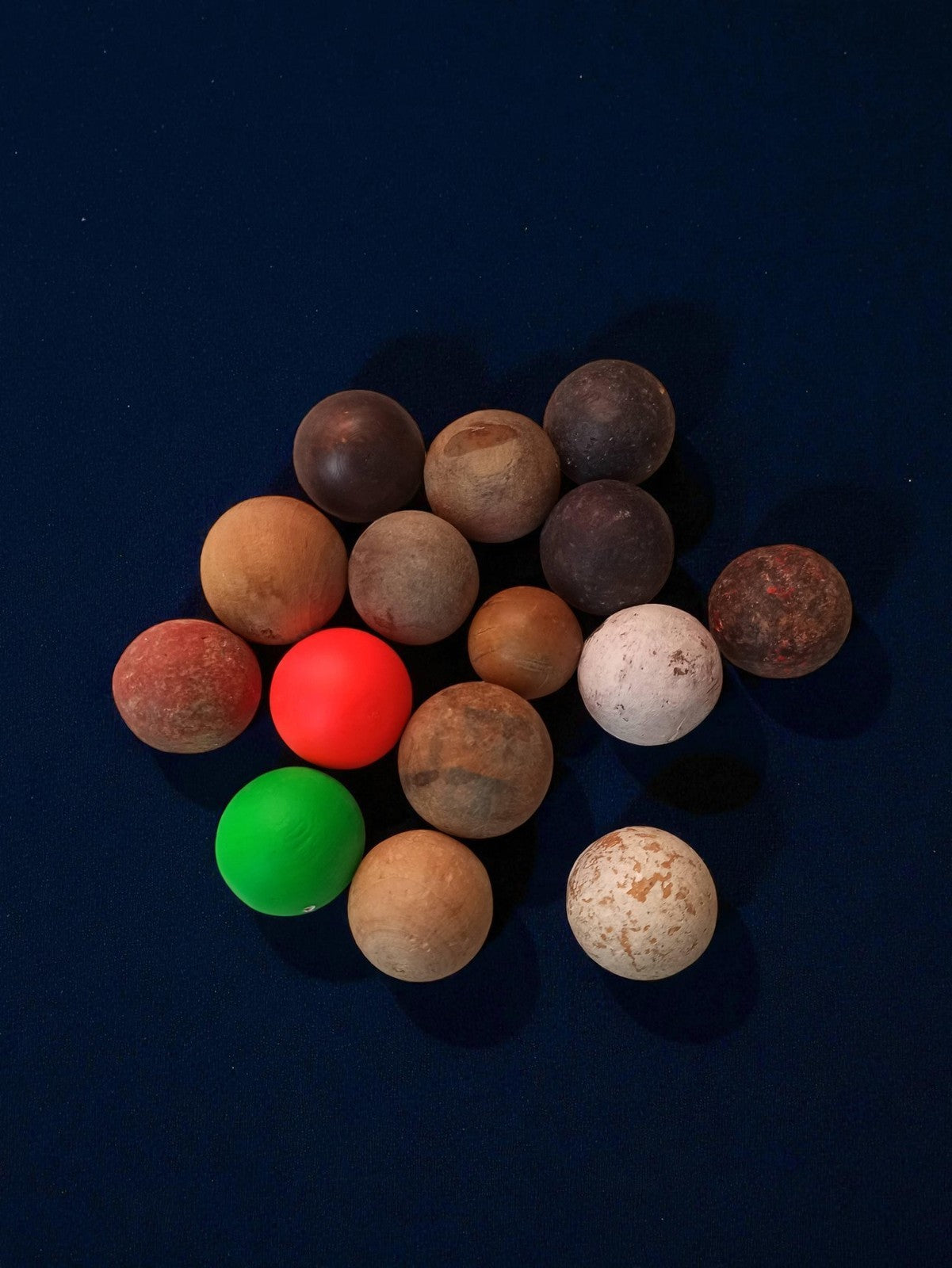 Lot de cochonnets anciens pétanque vintage bois et couleurs rétro jeu traditionn