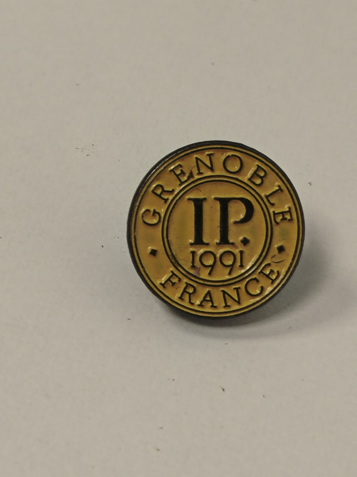 Pin's rétro ancien Grenoble collection vintage badge pin broche souvenir France