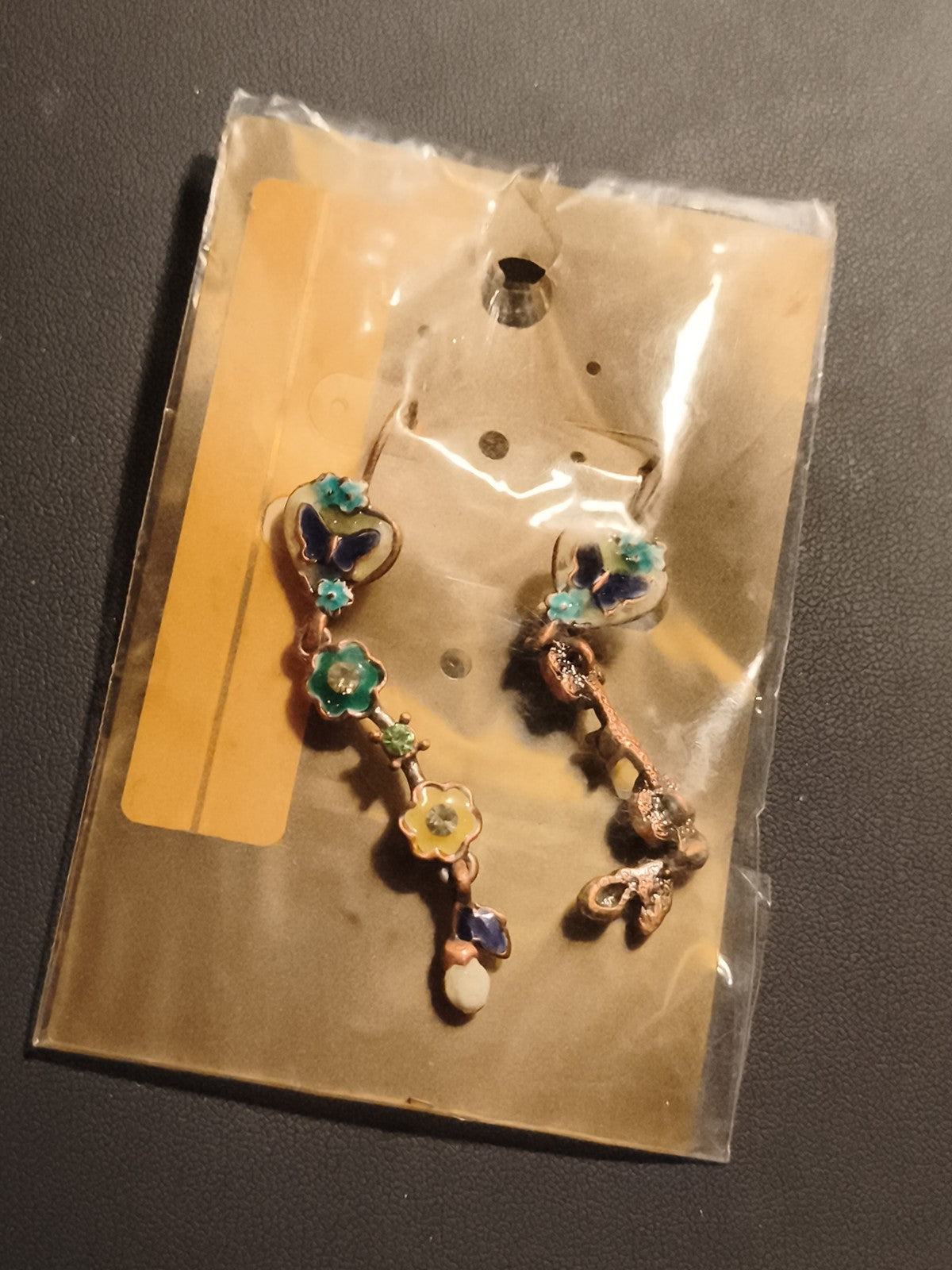 Boucles d’oreilles vintage pendantes fleurs papillon émaillées deadstock