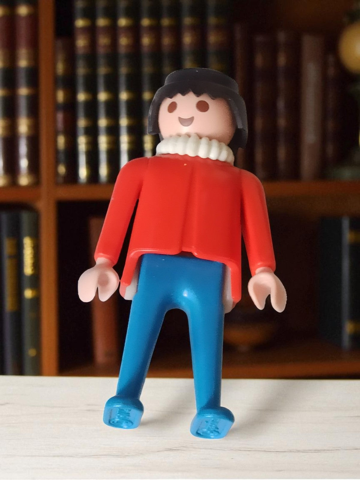 Figurine Playmobil vintage années 70 rouge bleu ancien personnage rétro jouet