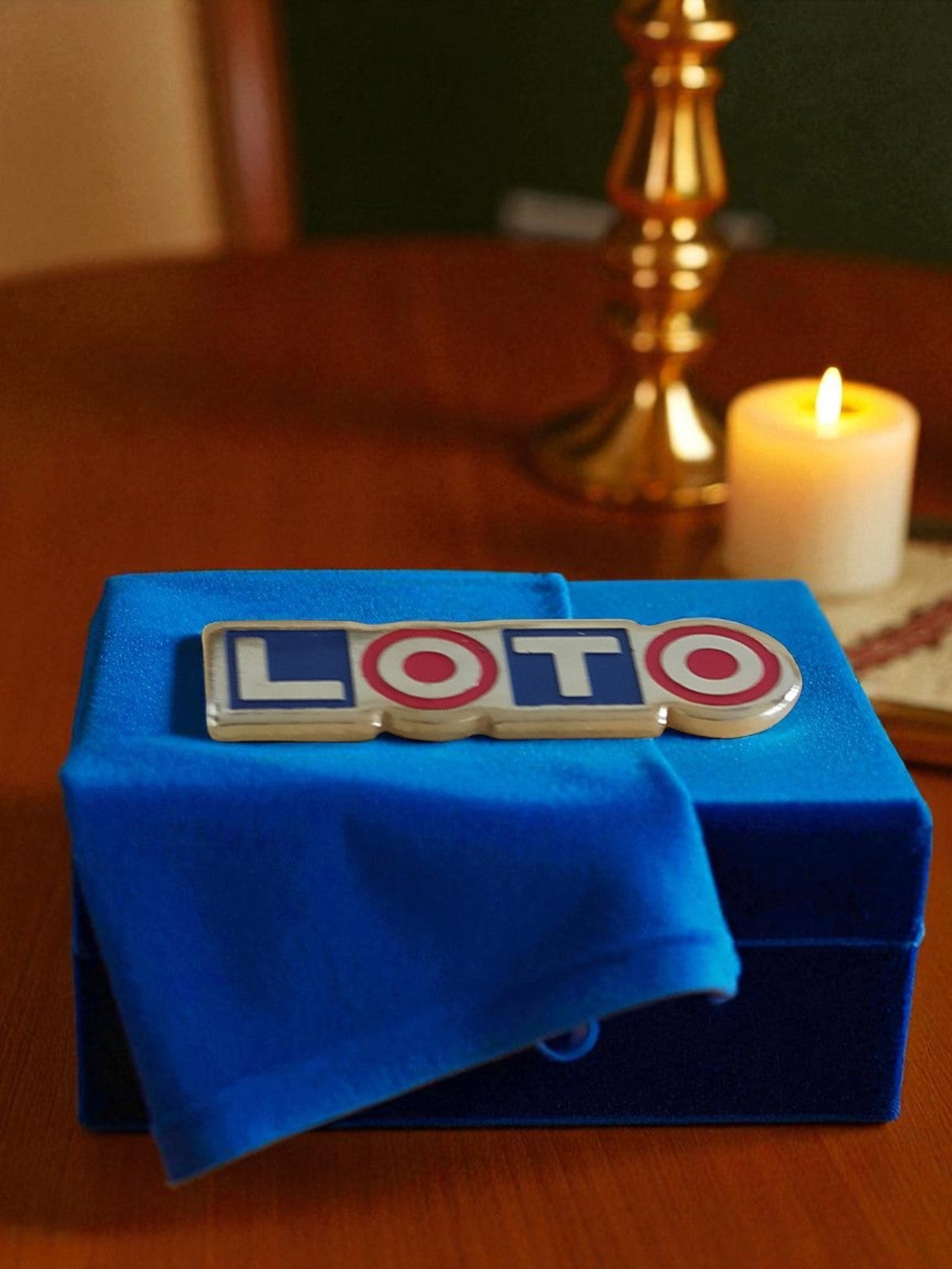 Pin's publicitaire LOTO vintage édition limitée bleu rouge blanc