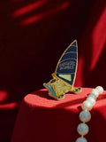 Pin's Gauloises Blondes vintage édition limitée voilier bleu doré publicitaire