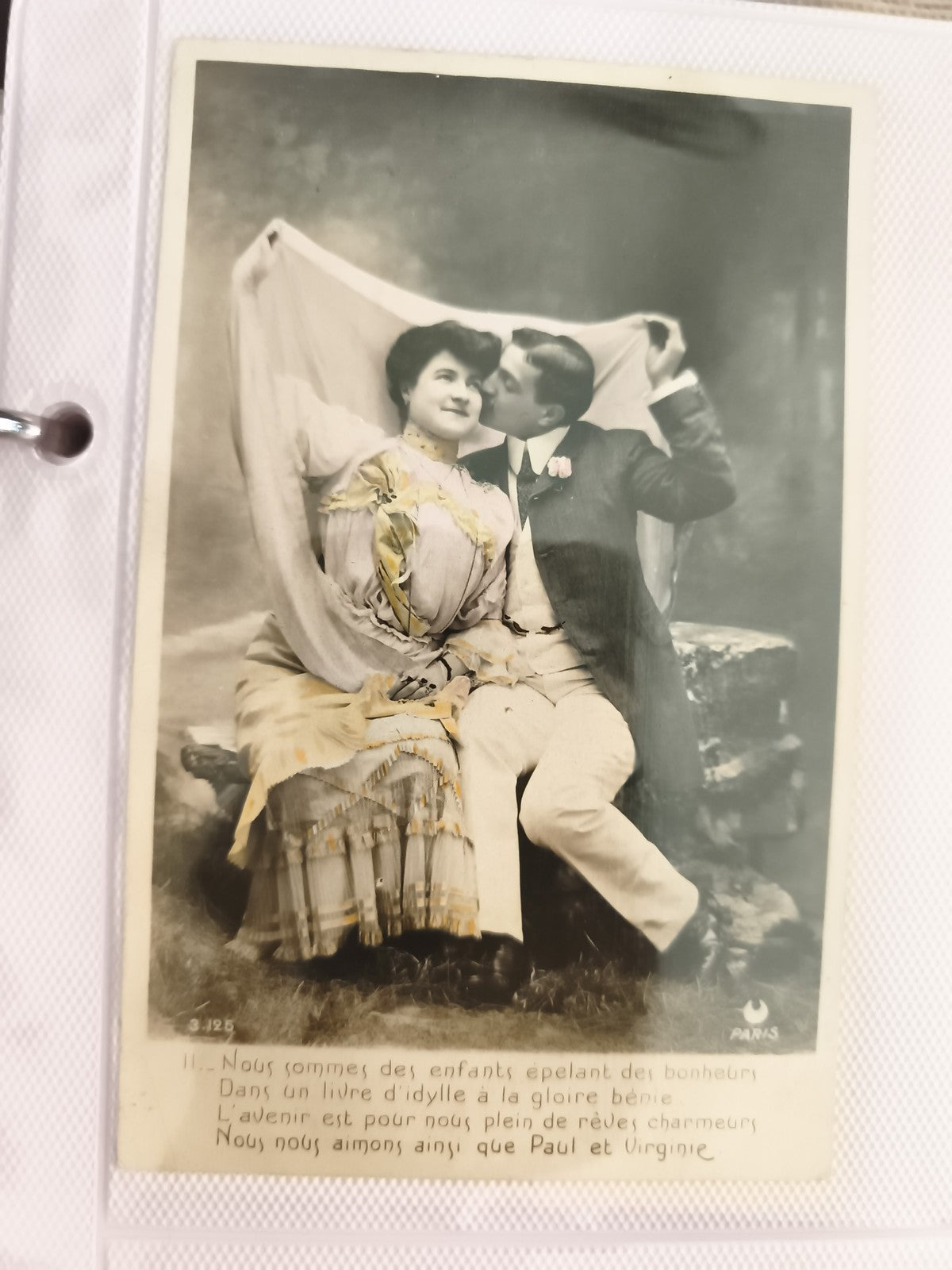 Carte postale ancienne couple Paul et Virginie Paris photo vers 1900 idylle rétr