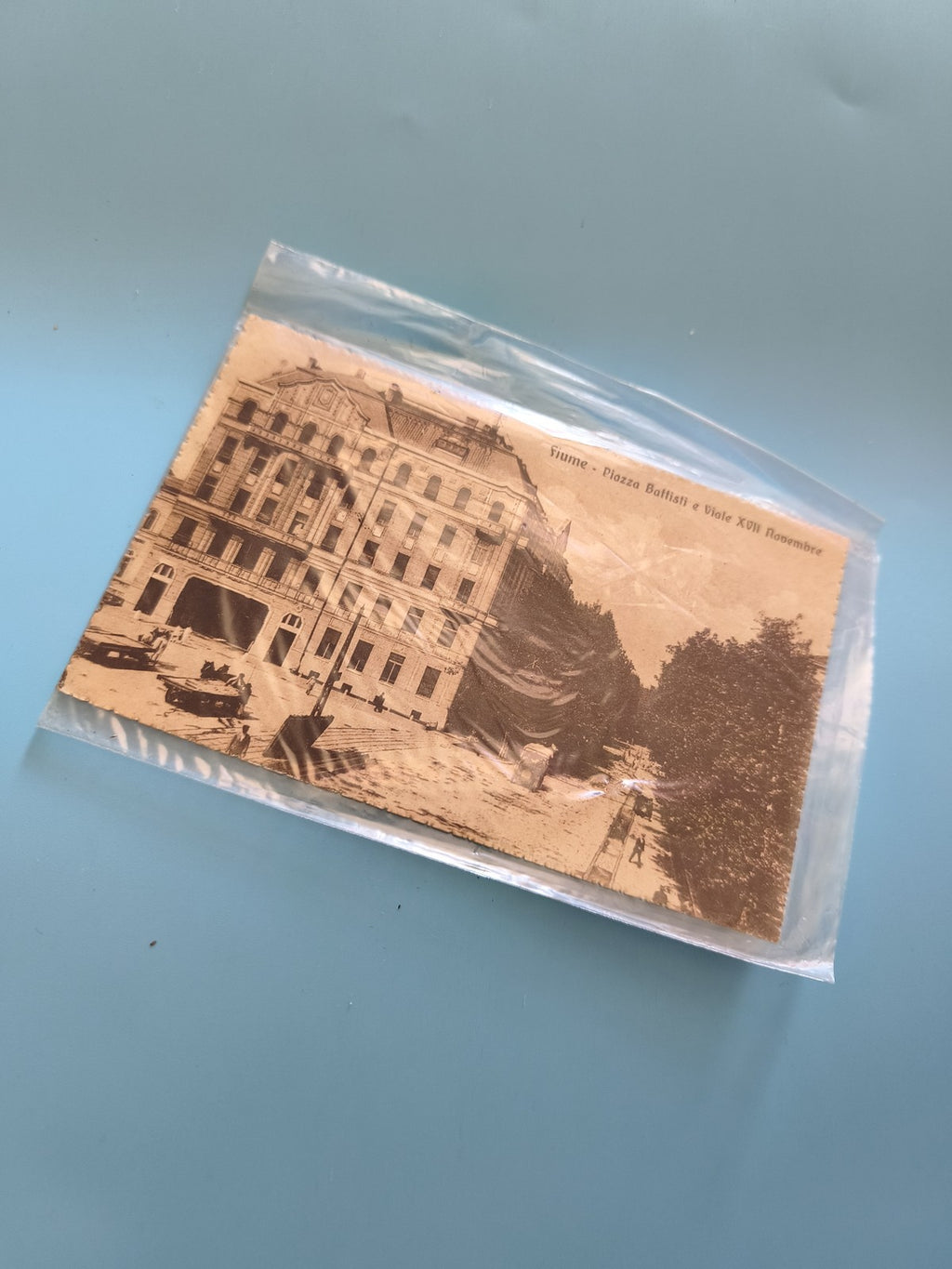 Carte postale ancienne italienne vintage avec timbre colonial et oblitération d'