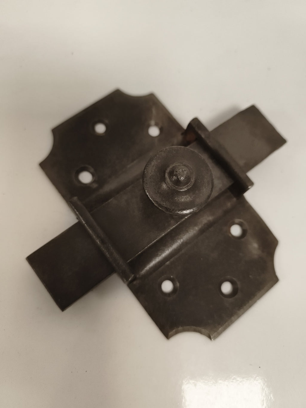 Ancienne serrure de porte à pêne coulissant, ferrure vintage, verrou rustique