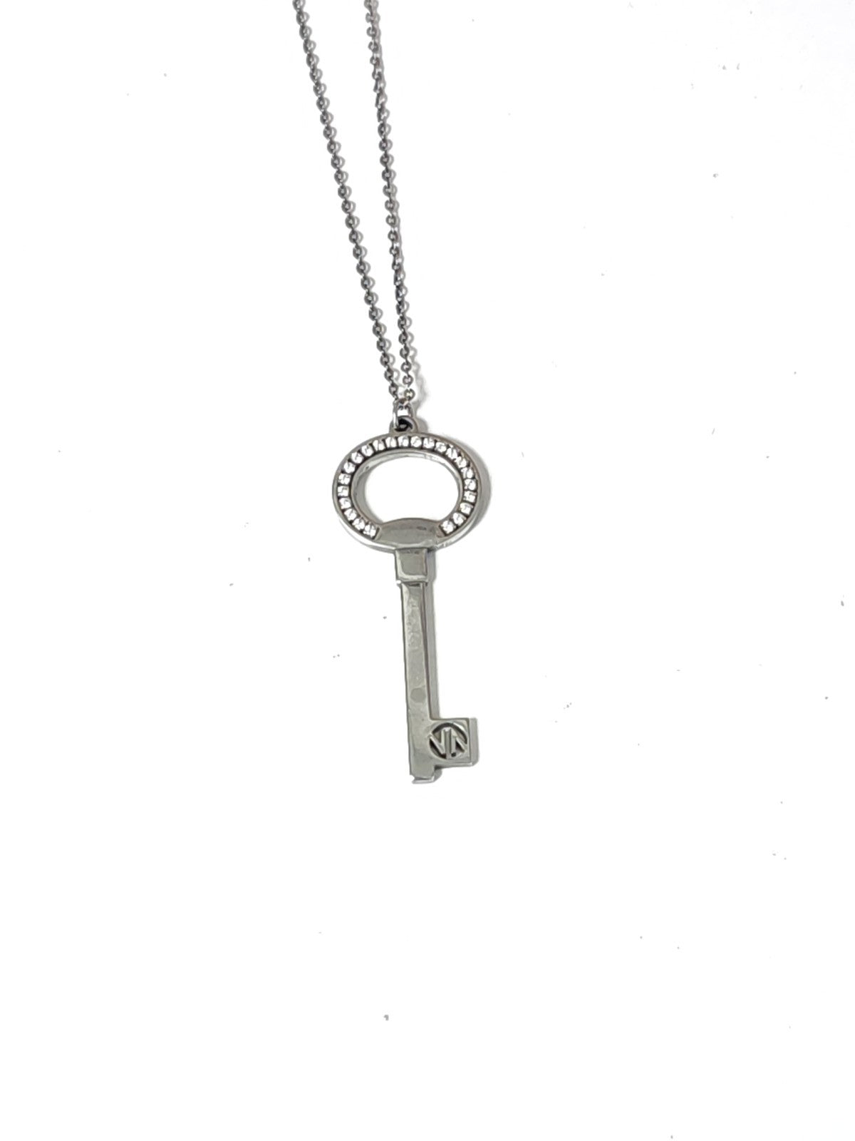 Collier pendentif signé Nomination, bijou d'occasion élégant pour femme