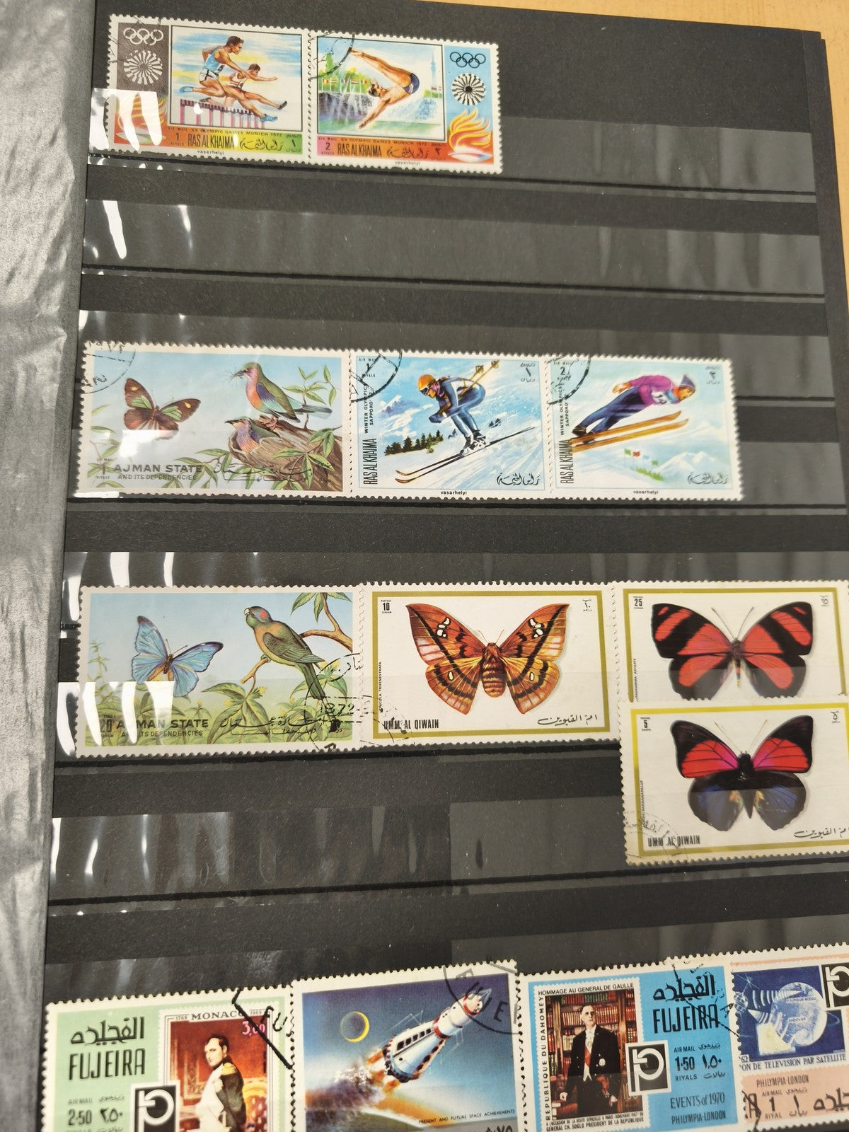 Lot de timbres internationaux illustrés sports, papillons, oiseaux, espace, occa