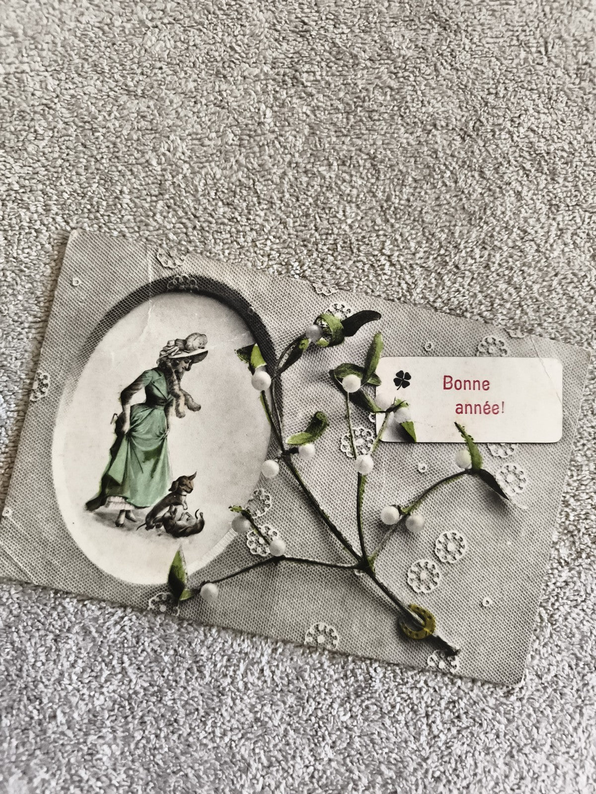 Carte postale ancienne Bonne année CPA relief gui illustration 1900s