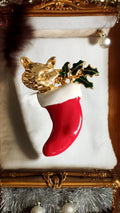 Broche vintage chat Noël doré sur botte rouge émaillée pin métal doré