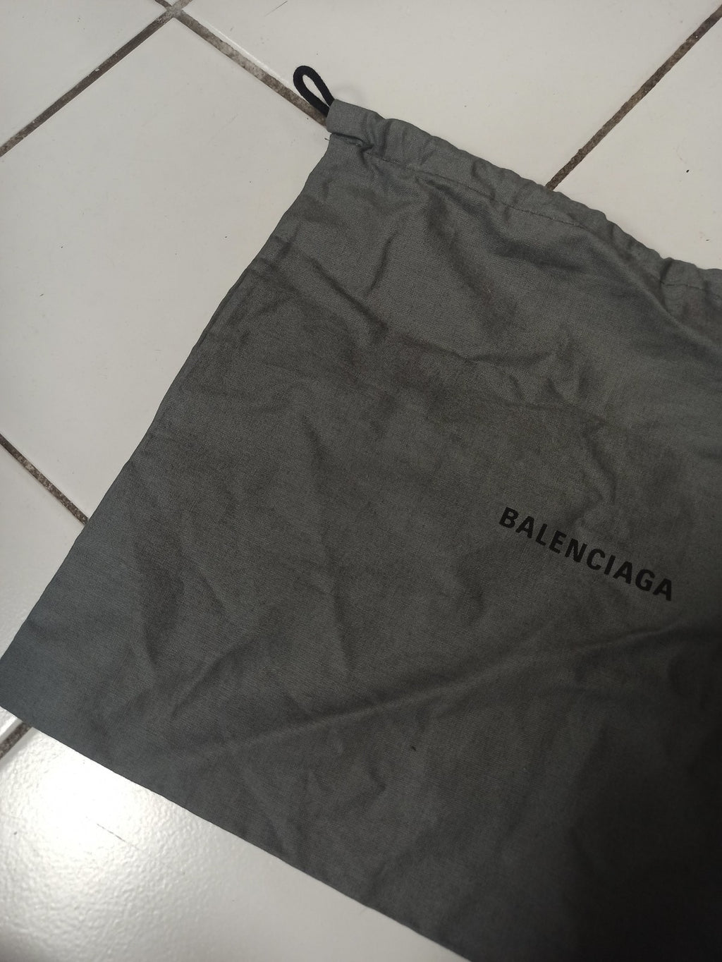 Petit sac promotionnel Balenciaga, accessoire mode élégant, sacoche publicitaire