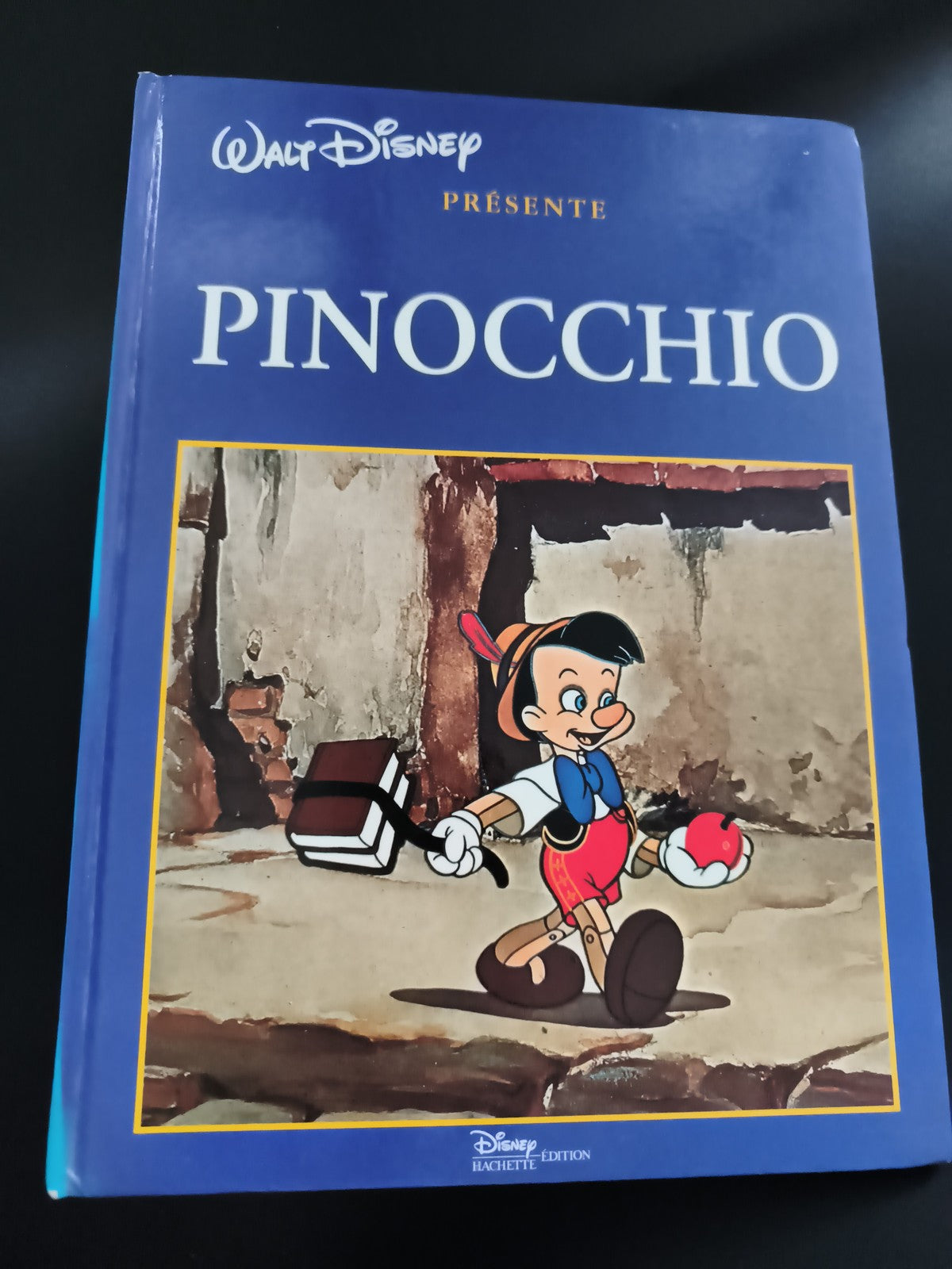Livre Disney Hachette Pinocchio illustré couverture rigide conte enfant