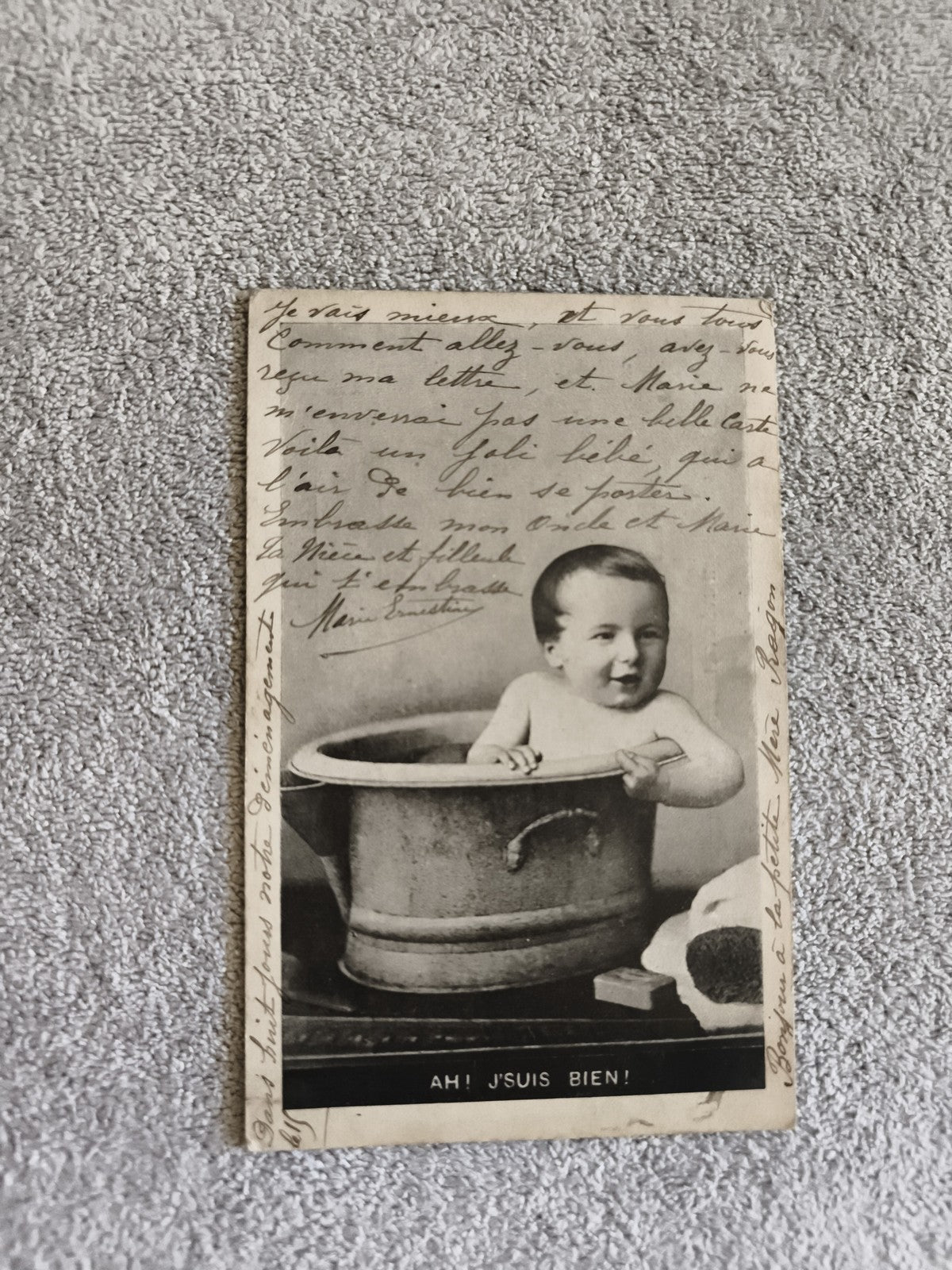 Carte photo bébé bain humour CPA début XXe écrite noir et blanc