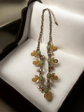 Collier vintage rétro fleurs dorées, fantaisie ancien, maillons verts et strass