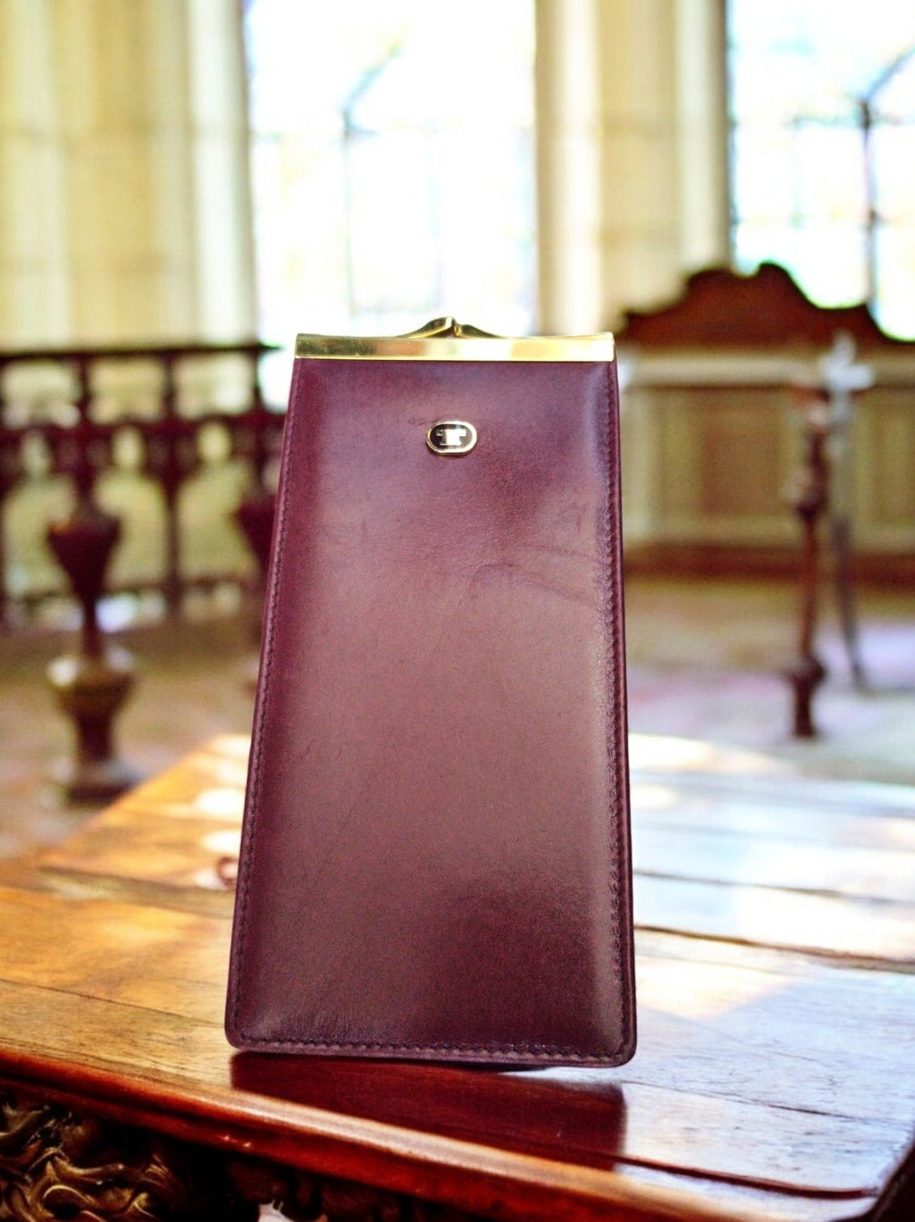 Porte-monnaie vintage femme années 1950 cuir noir fermoir métal rétro chic