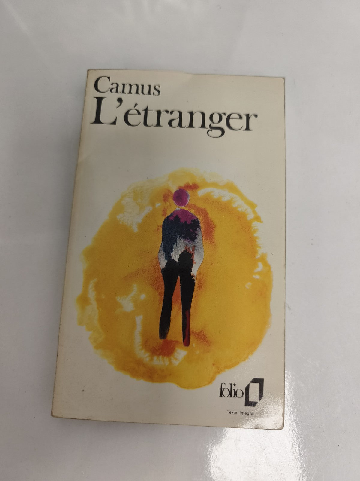 Livre de poche ancien Camus L’Étranger Folio édition vintage roman français