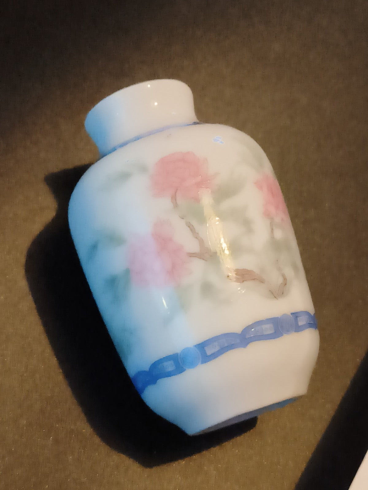 Vase miniature ancien porcelaine à décor floral peint main Chine