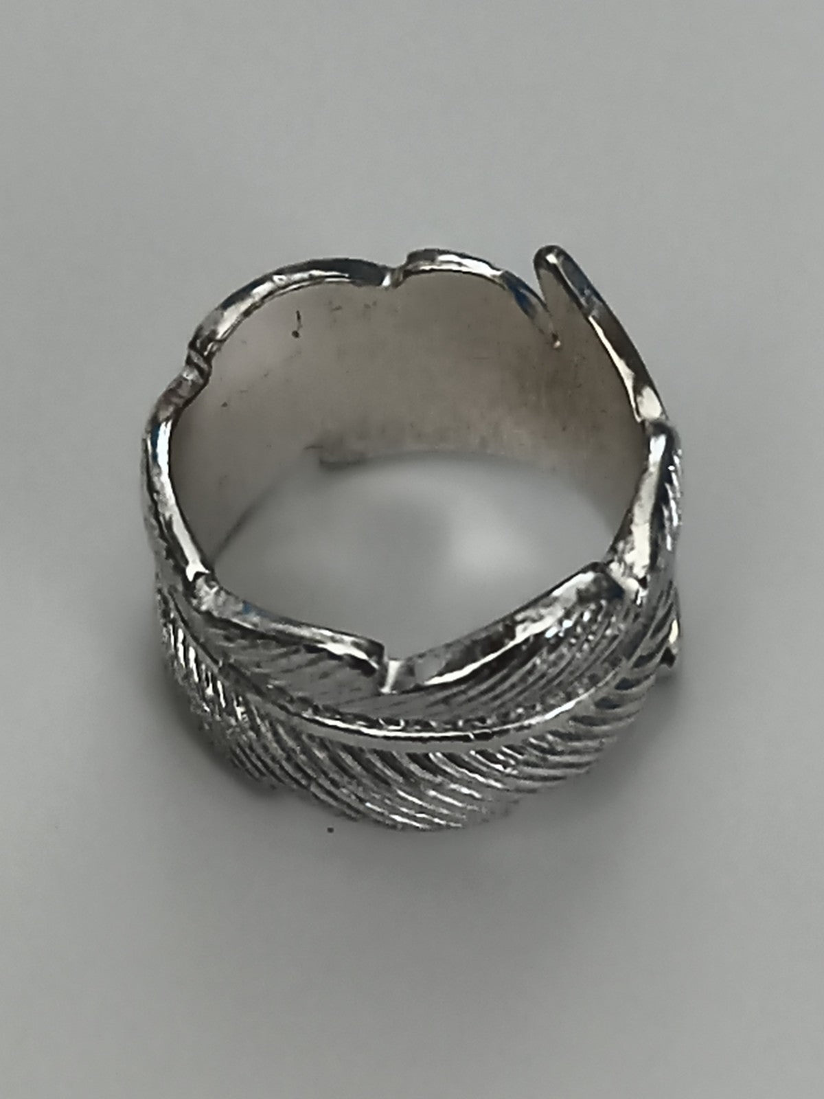 Bague vintage plume argentée taille 59 anneau ouvert style feuille