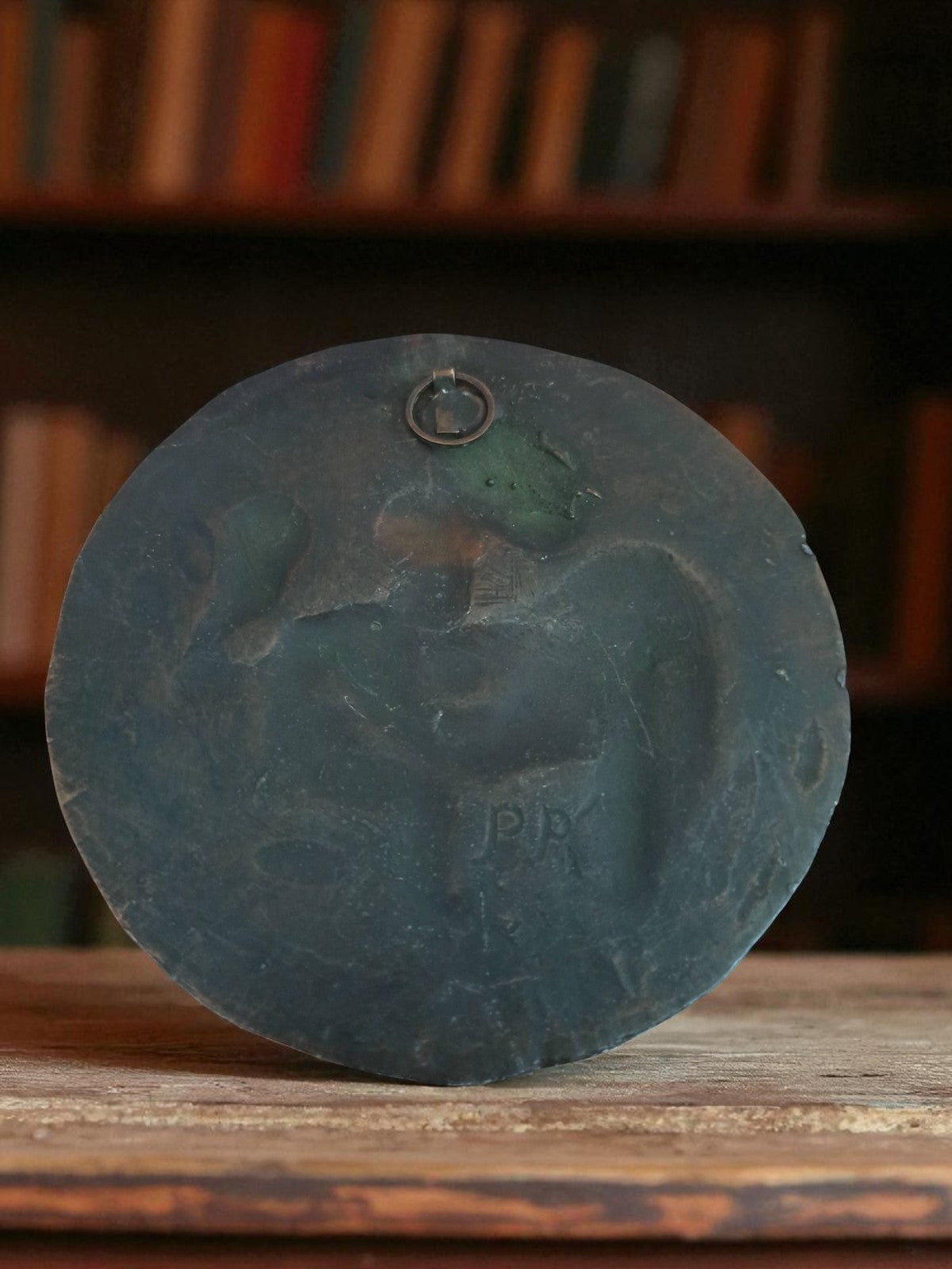 Plaque murale ronde ancienne Vierge à l'Enfant relief vintage médaille déco rétr