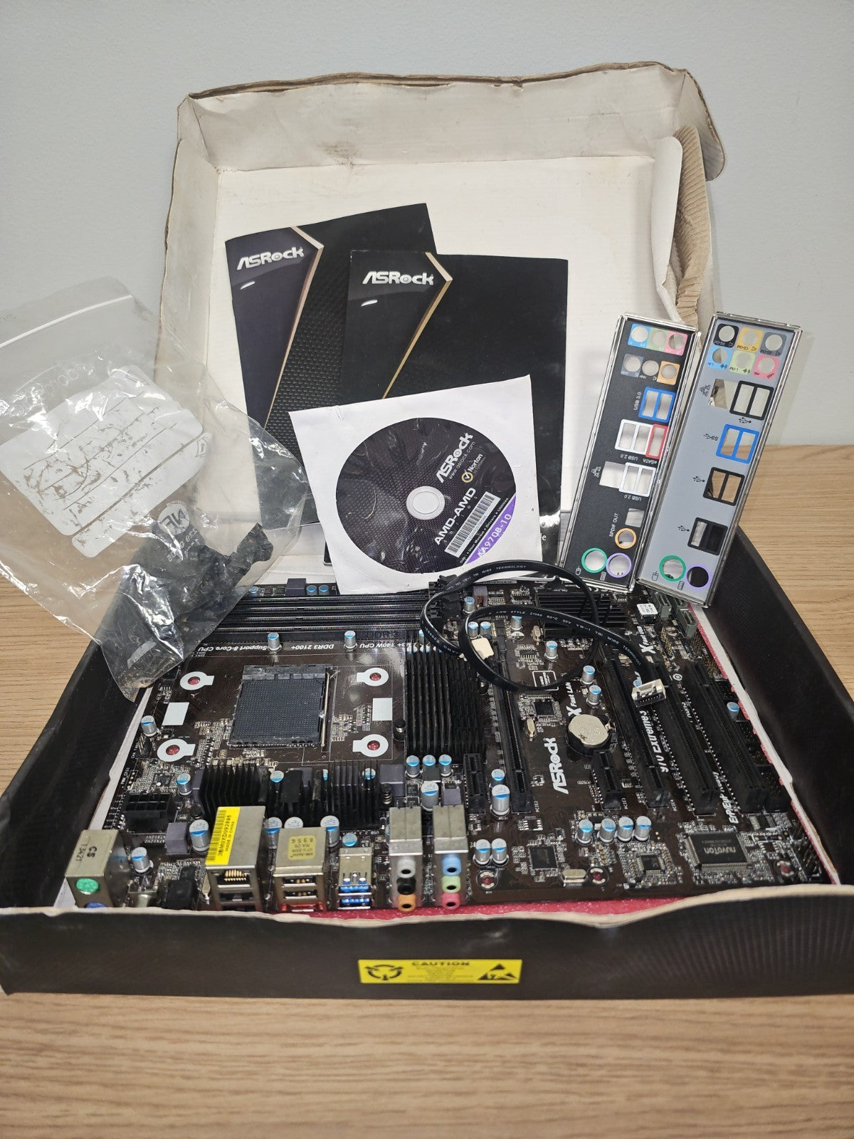 Carte mère Asus ASRock 970 Extreme3 non testée en l'état