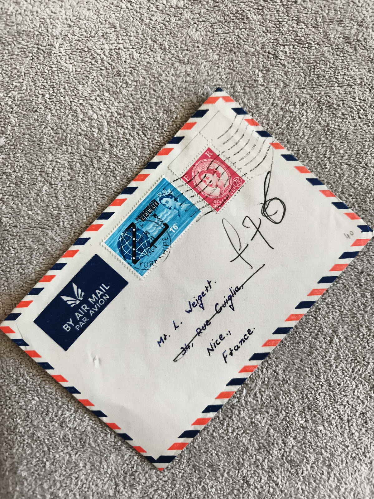 Lettre airmail affranchie timbres GB Elizabeth II par avion philatélie Nice