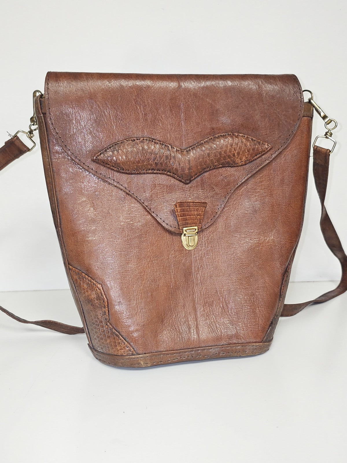 Sac bandoulière femme vintage en cuir véritable Ancienne, rétro, objet ancien