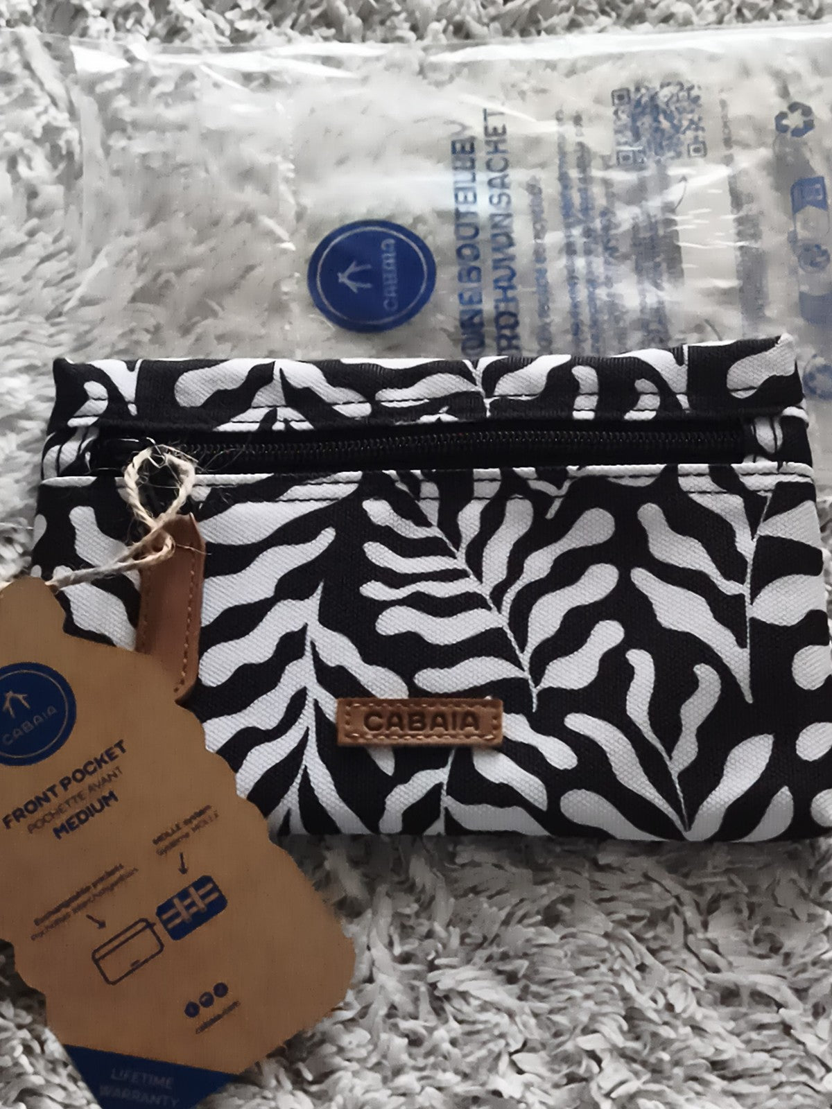 Trousse Cabaia motif noir et blanc, pochette avant medium neuve 18 cm