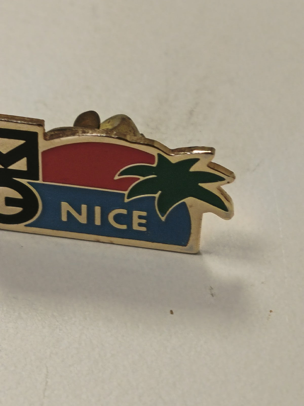 Pin's vintage ancien Nice collection rétro badge broche souvenir Côte d?Azur