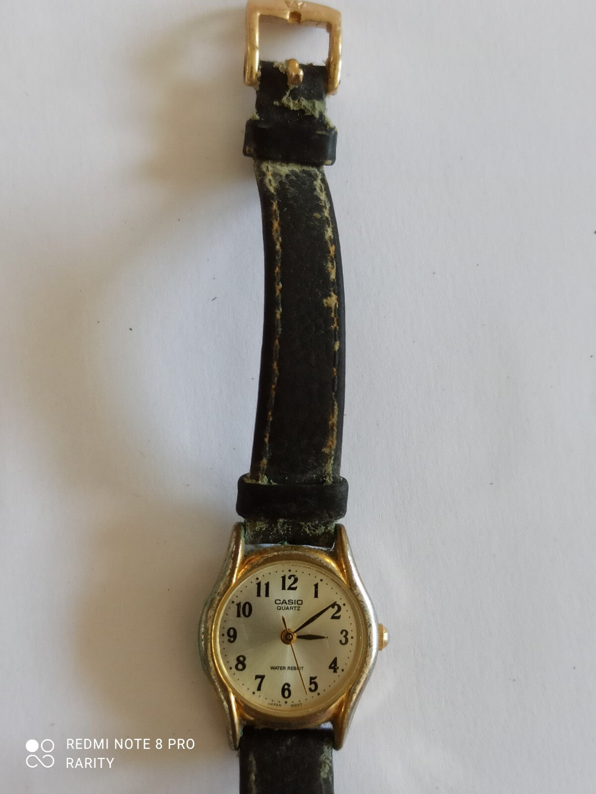 Montre Casio vintage quartz Japan 1330 dorée, à vérifier, bracelet usé