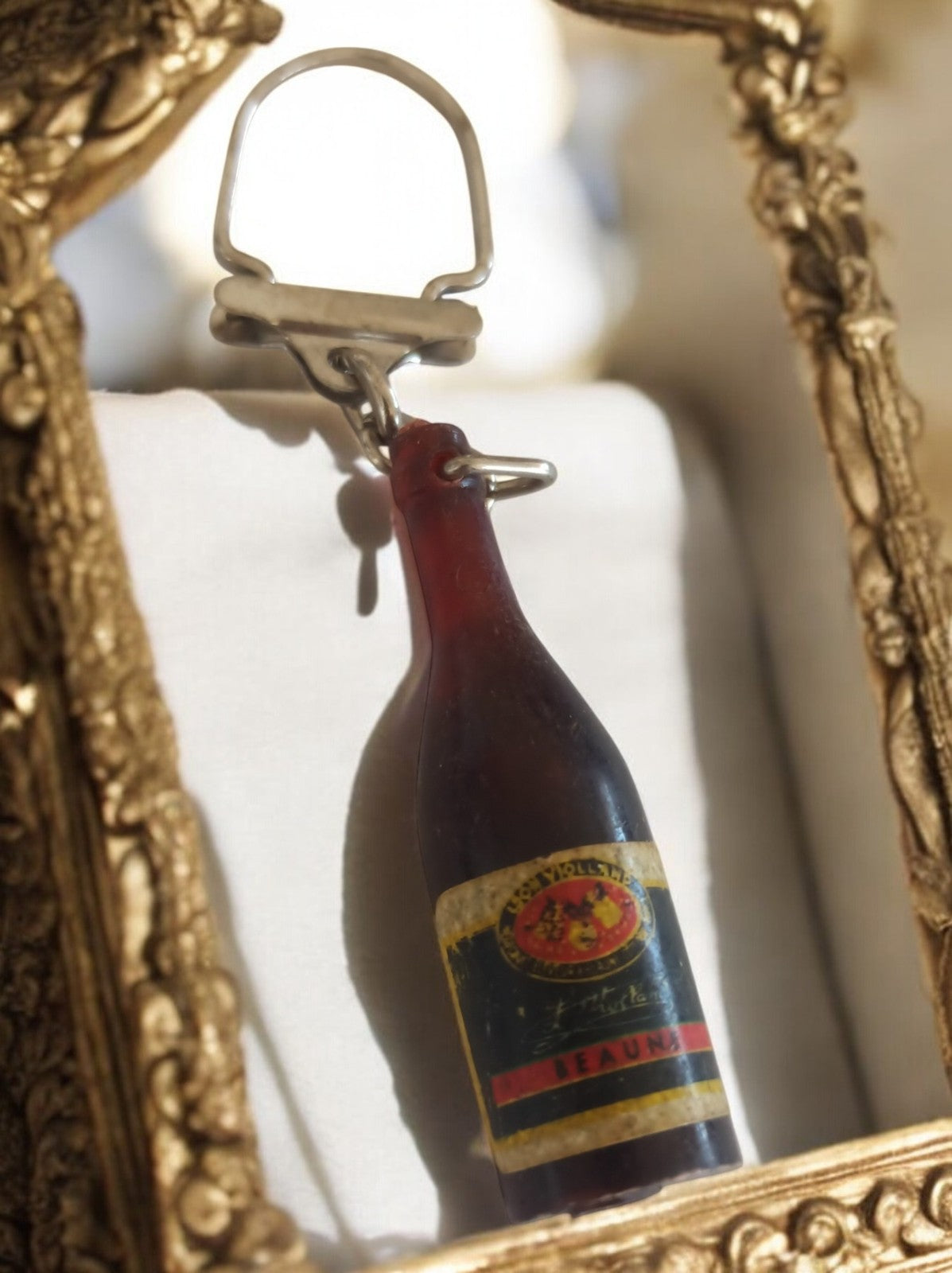 Porte-clés vintage bouteille vin Beaune publicitaire France rétro alcool