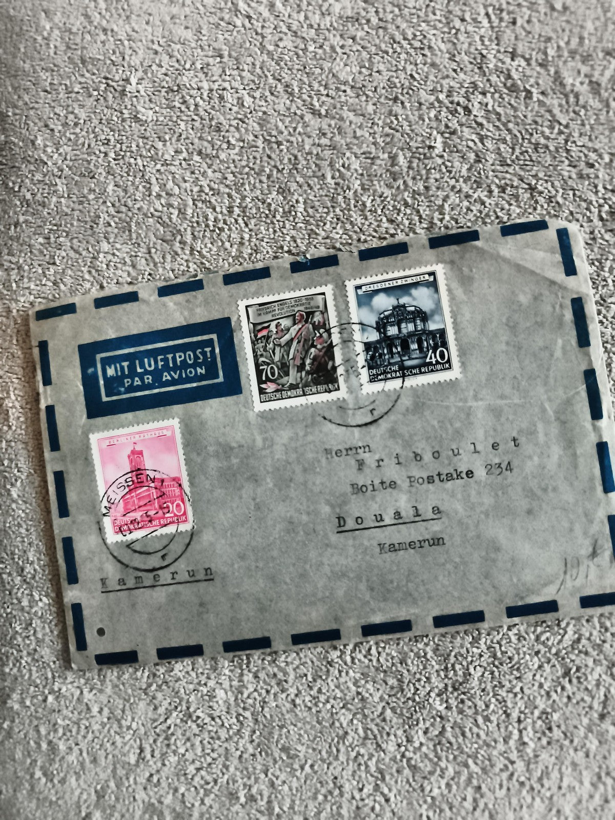 Lettre affranchie DDR timbres Meissen par avion Philatélie Allemagne Cameroun