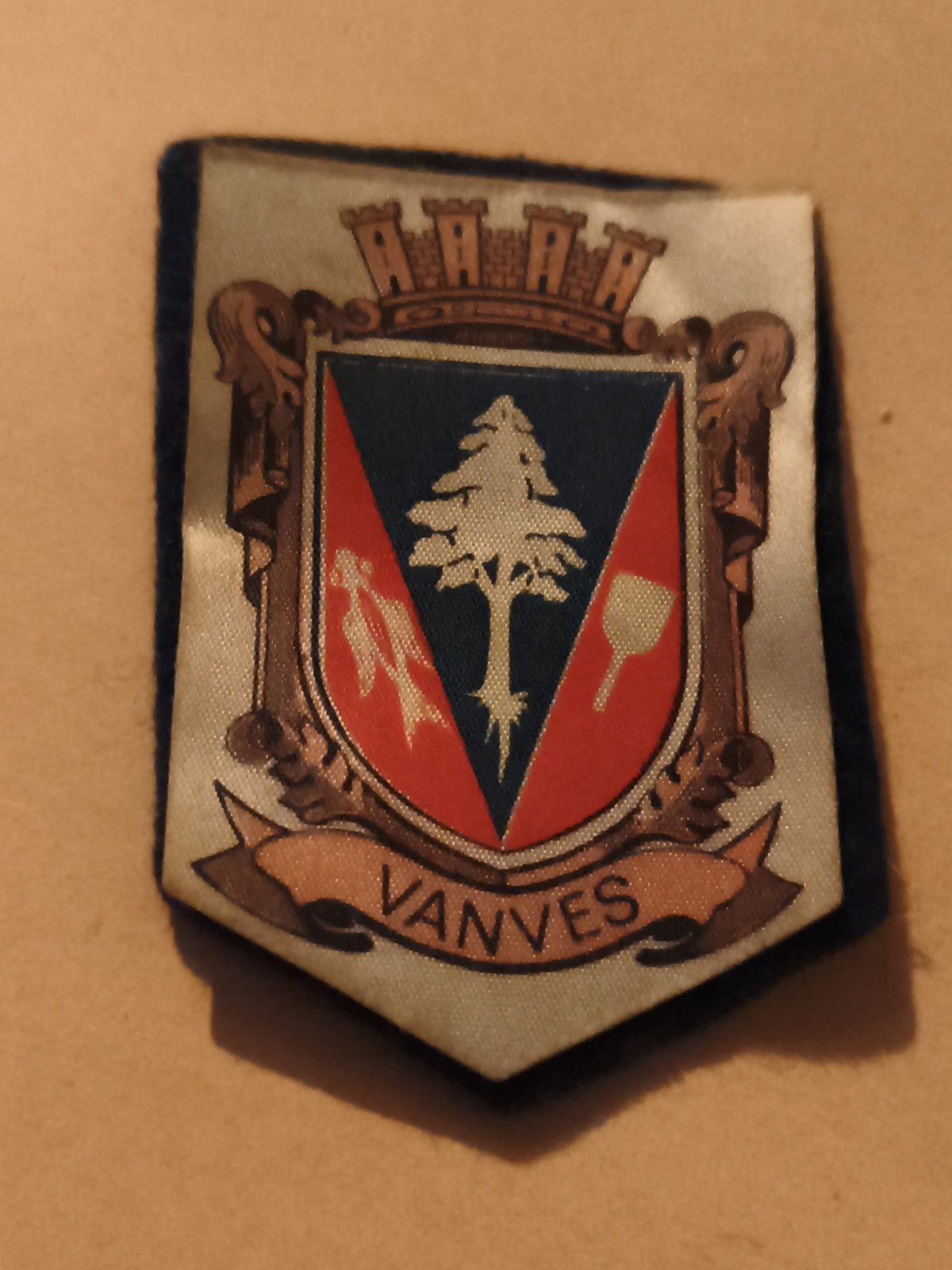 Écusson ancien blason VANVES héraldique vintage écusson tissu brodé
