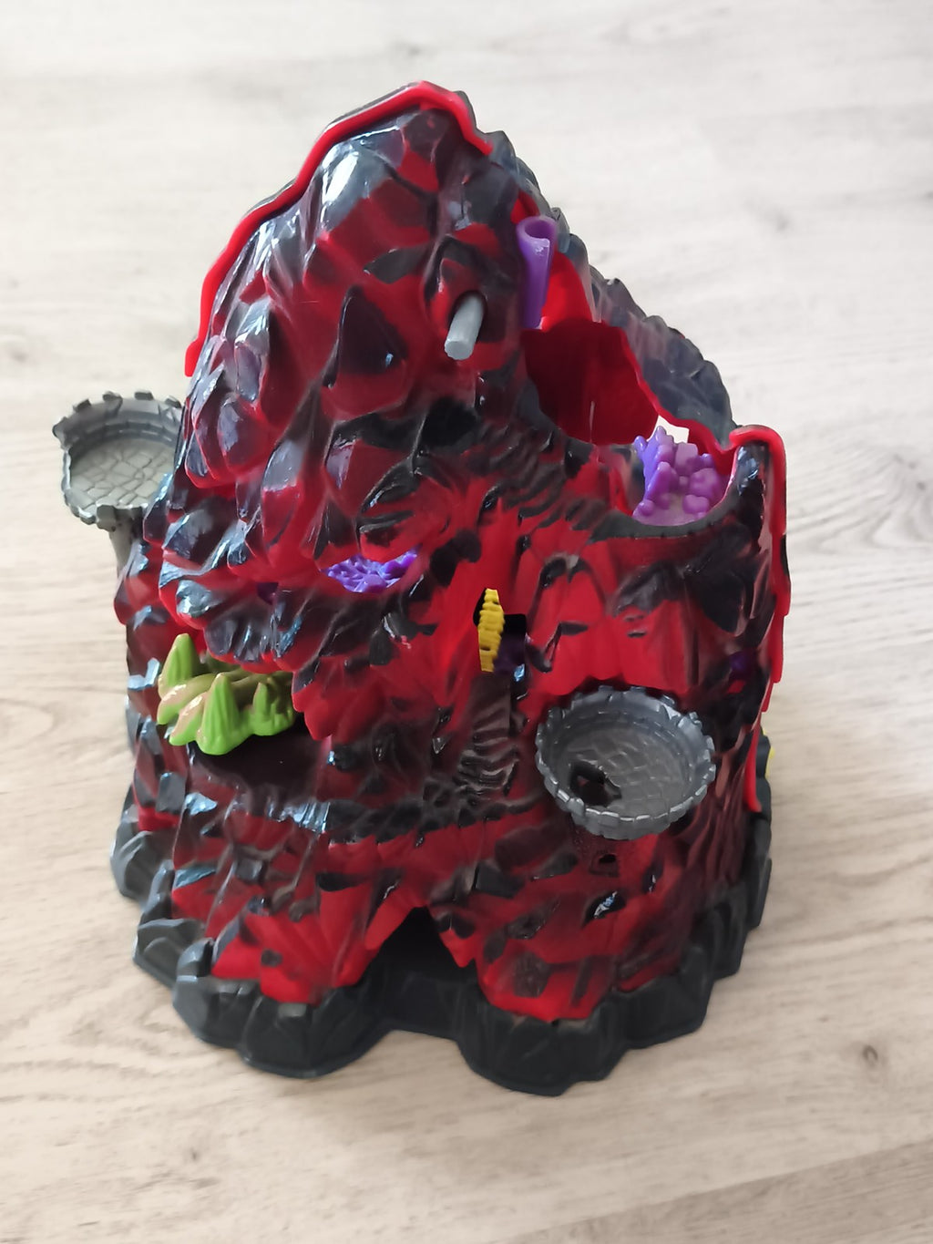 Playset Mighty Max vintage volcan crâne rouge noir figurines années 90