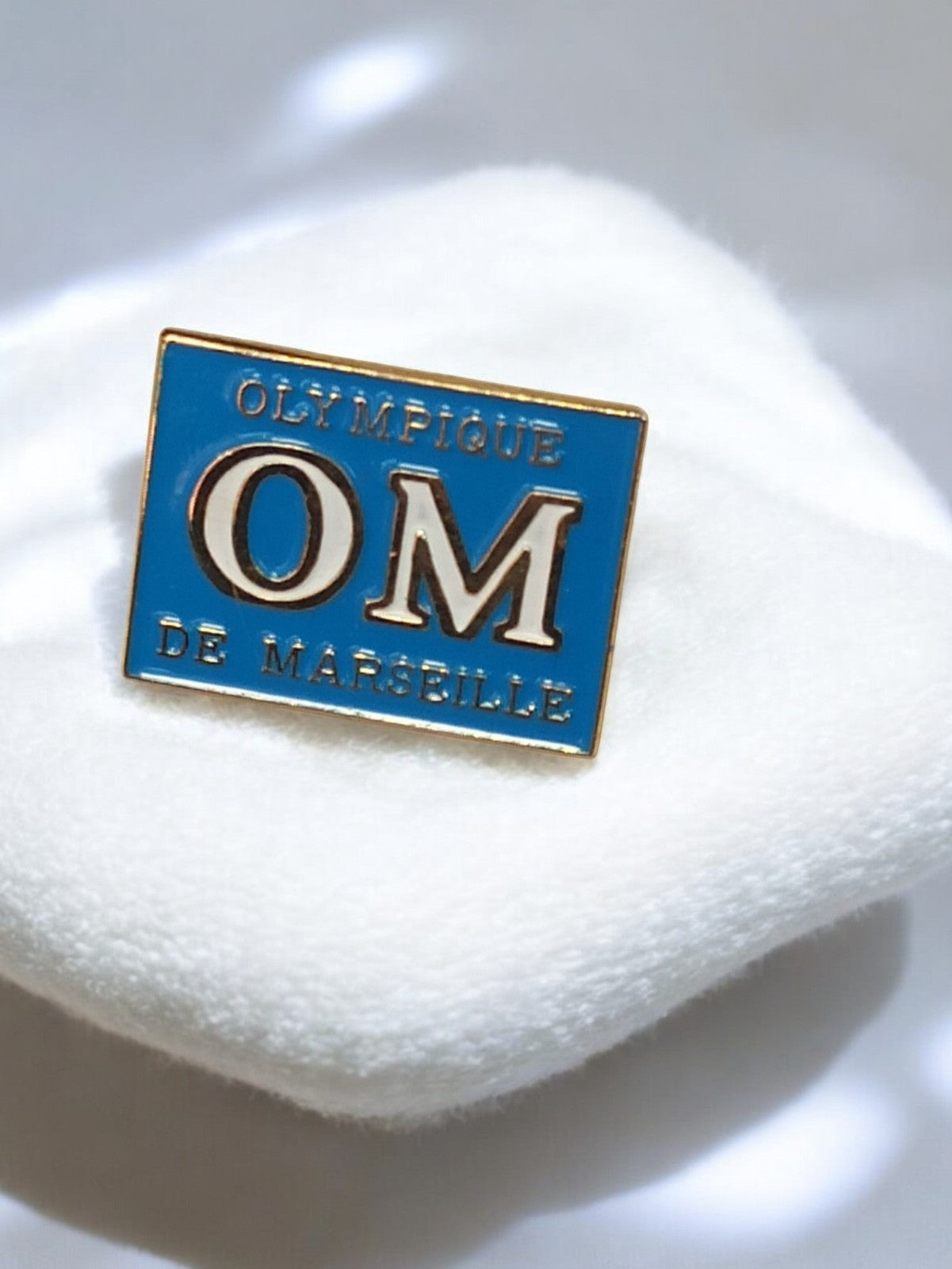 Pin's Olympique de Marseille OM vintage ancien badge football bleu