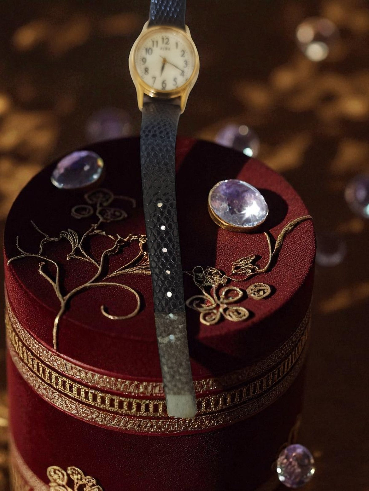Montre femme Alba vintage cadran doré, ancien modèle à pile, bracelet texturé