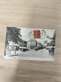 Ancienne carte postale FOUGÈRES Place de la Gare LL timbre oblitéré vintage