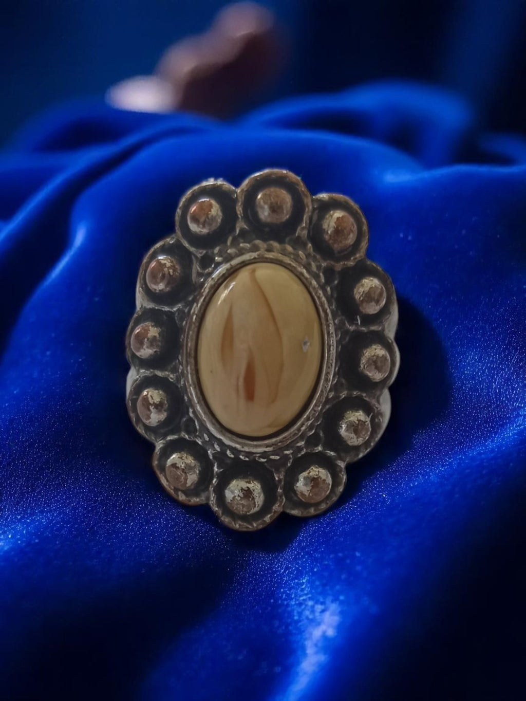 Bague vintage rétro en métal, cabochon ovale beige, taille 54