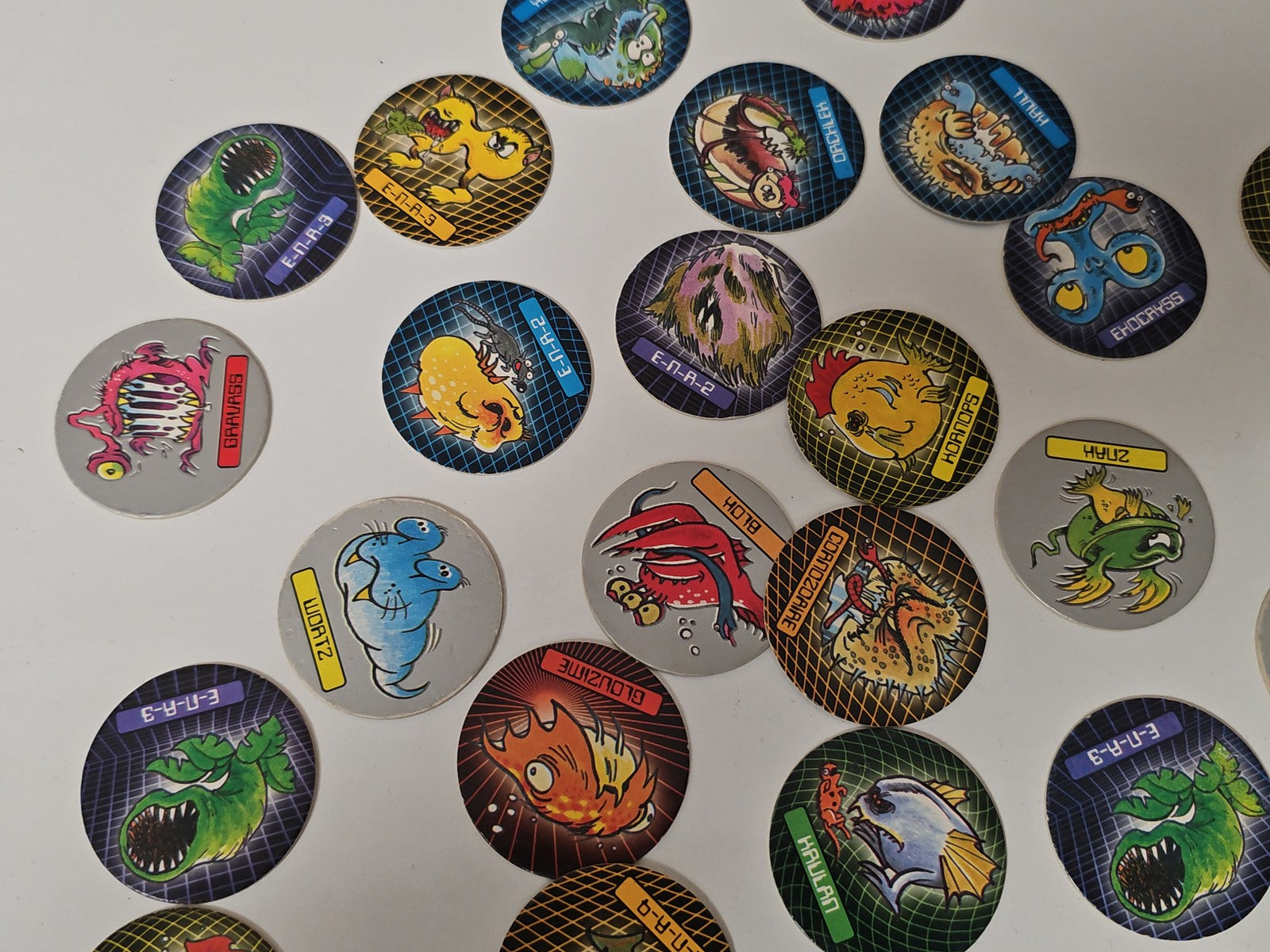 Gros lot de pogs Space Monsters originaux jeu d'enfance divertissant occasion