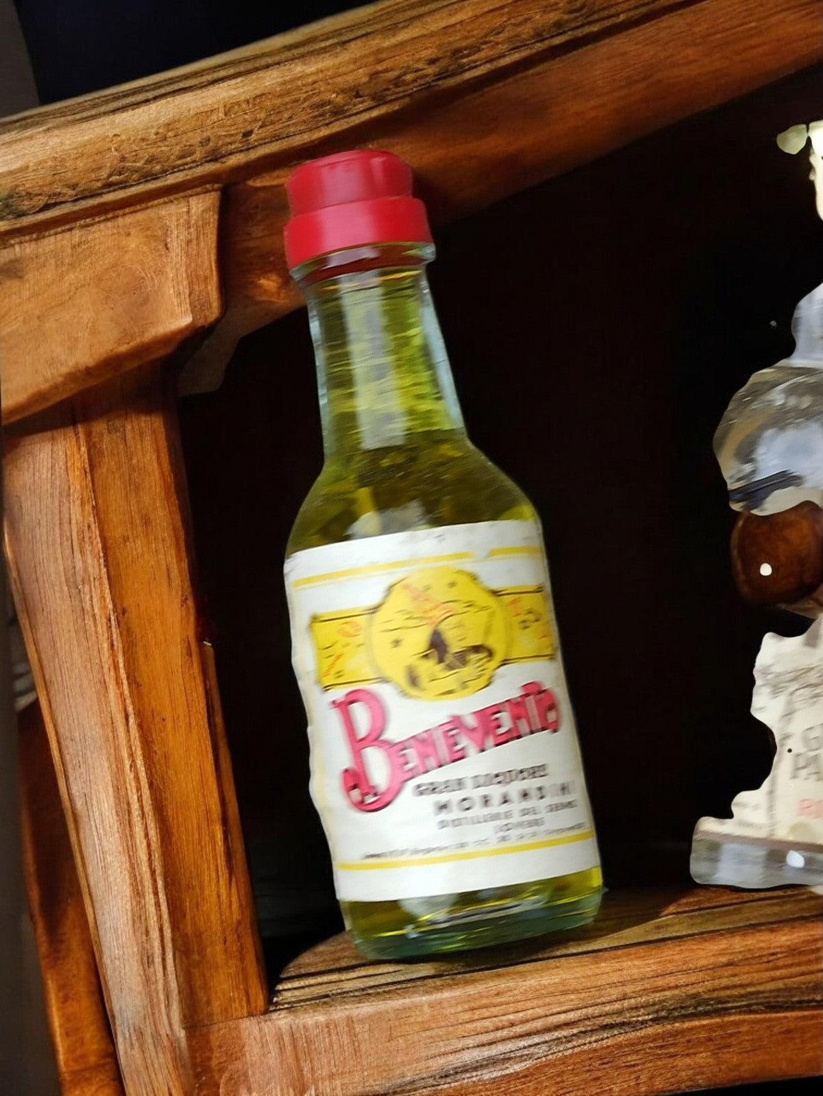 Miniature alcool Benevento ancienne mignonette vintage étiquette jaune bouchon r