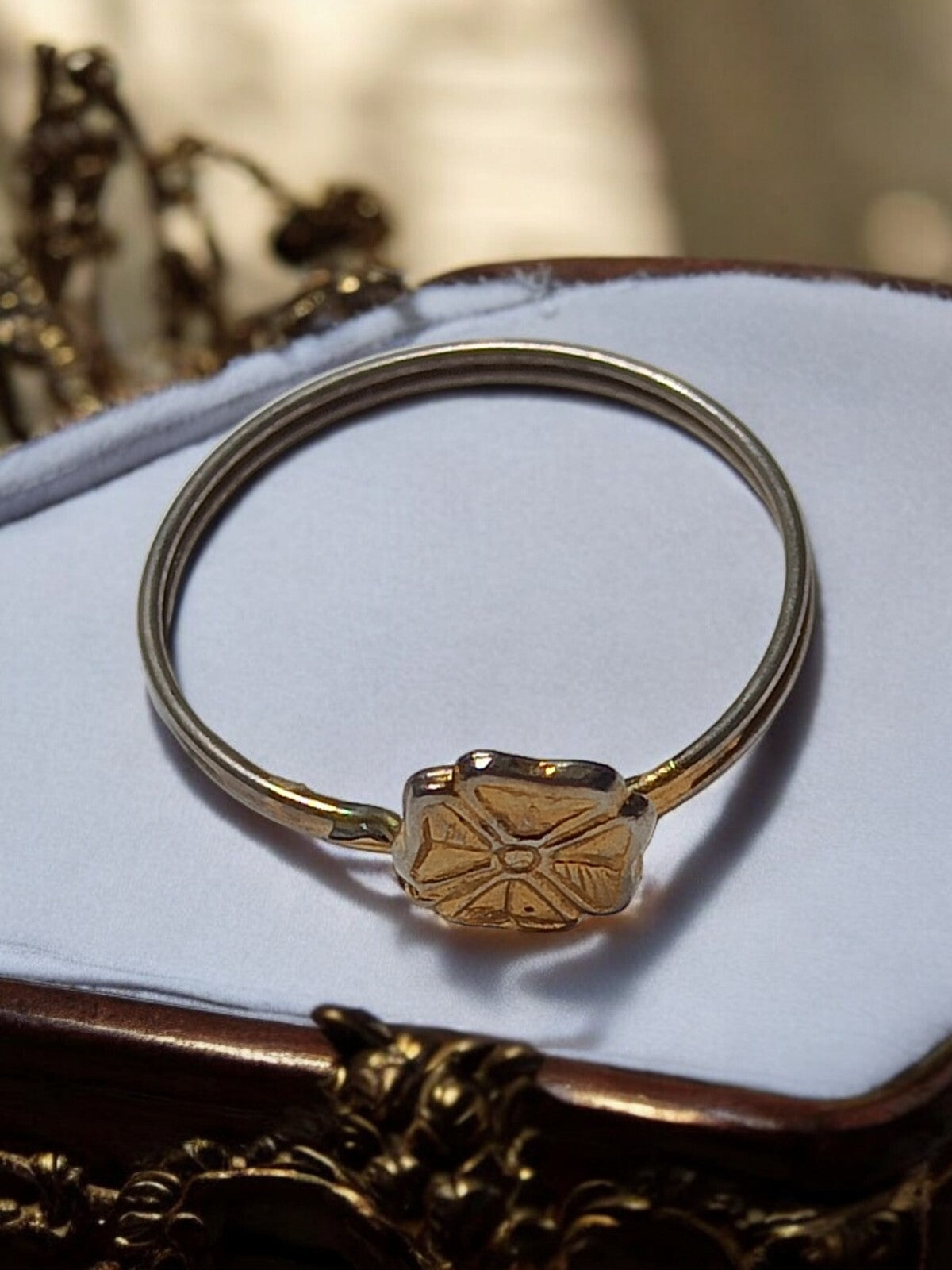 Vintage Fanrai clover ring, gold-plated, floral pattern - Size 56 thin band